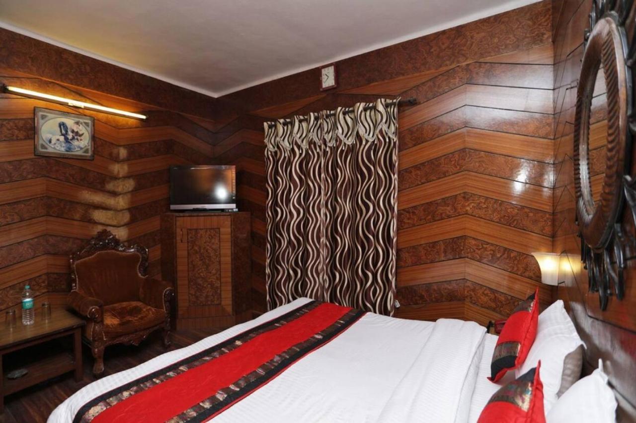 Goroomgo Ankur Lake View Mall Road Nainital - Prime Location With Luxury Room Ngoại thất bức ảnh