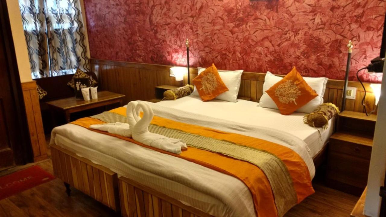 Goroomgo Ankur Lake View Mall Road Nainital - Prime Location With Luxury Room Ngoại thất bức ảnh