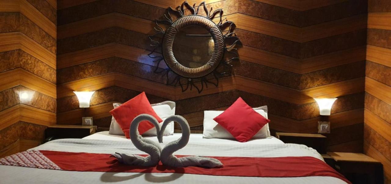 Goroomgo Ankur Lake View Mall Road Nainital - Prime Location With Luxury Room Ngoại thất bức ảnh