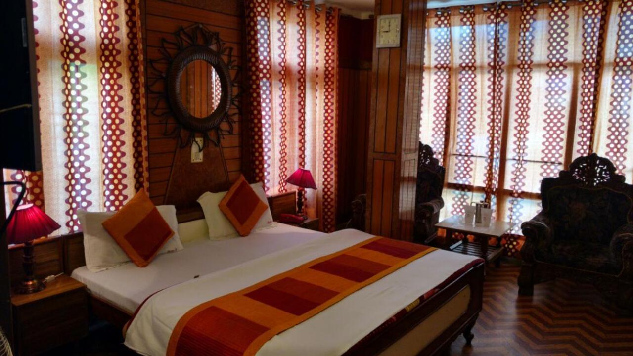 Goroomgo Ankur Lake View Mall Road Nainital - Prime Location With Luxury Room Ngoại thất bức ảnh