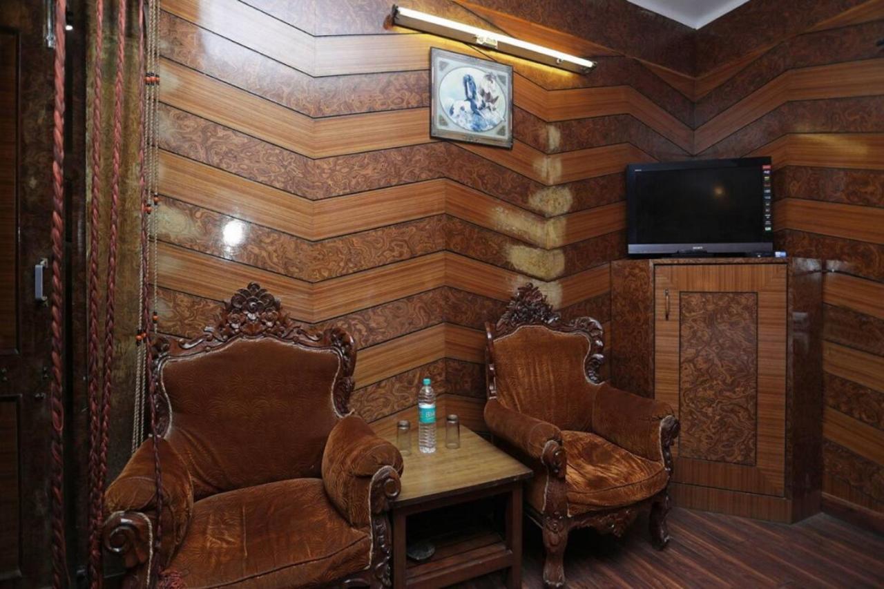 Goroomgo Ankur Lake View Mall Road Nainital - Prime Location With Luxury Room Ngoại thất bức ảnh